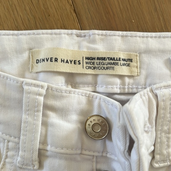 Stretchy white pants. - Picture 4 of 8